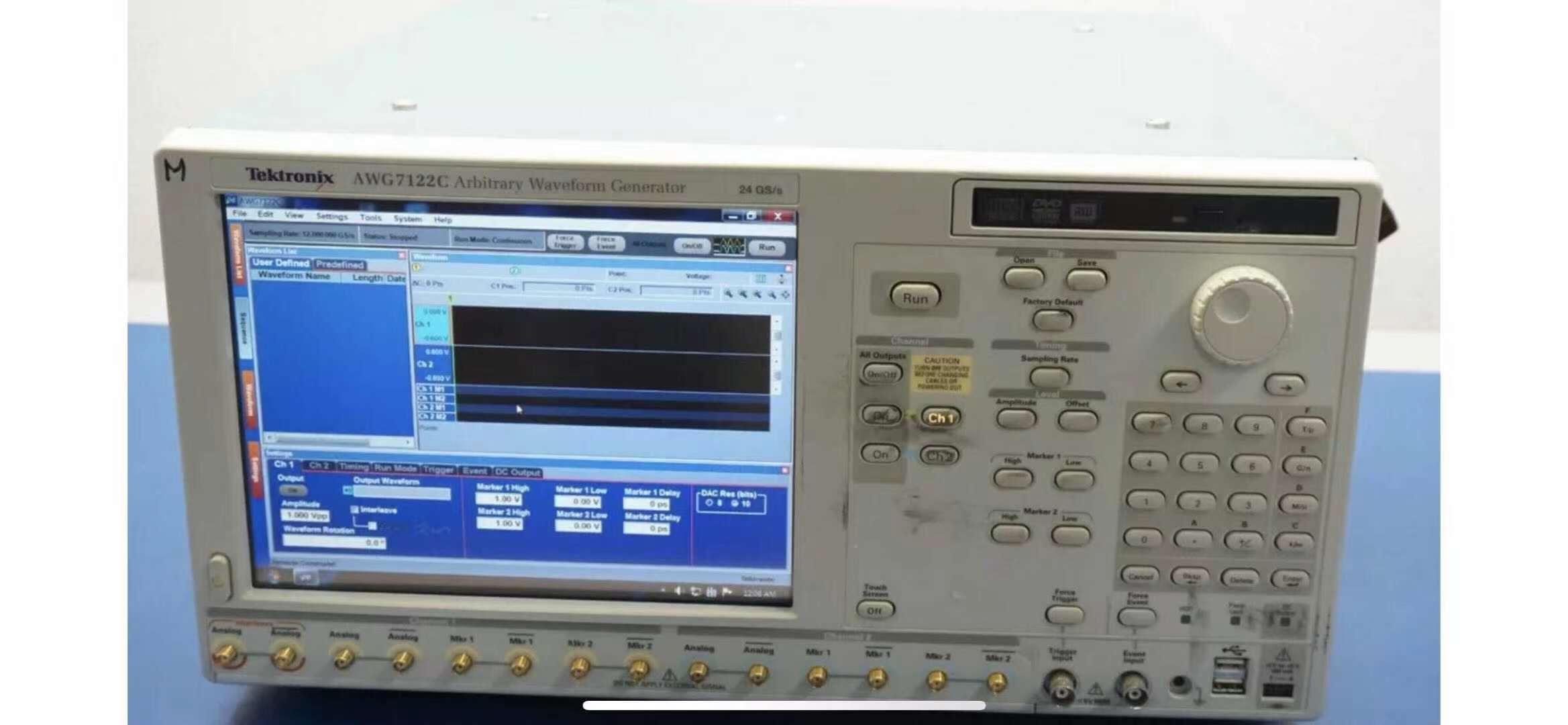 ̩ AWG7122C Ⲩη/Tektronixͼ