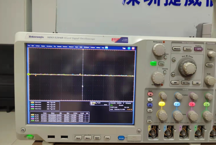 Tektronix MSO5204B źʾ/Tektronixͼ
