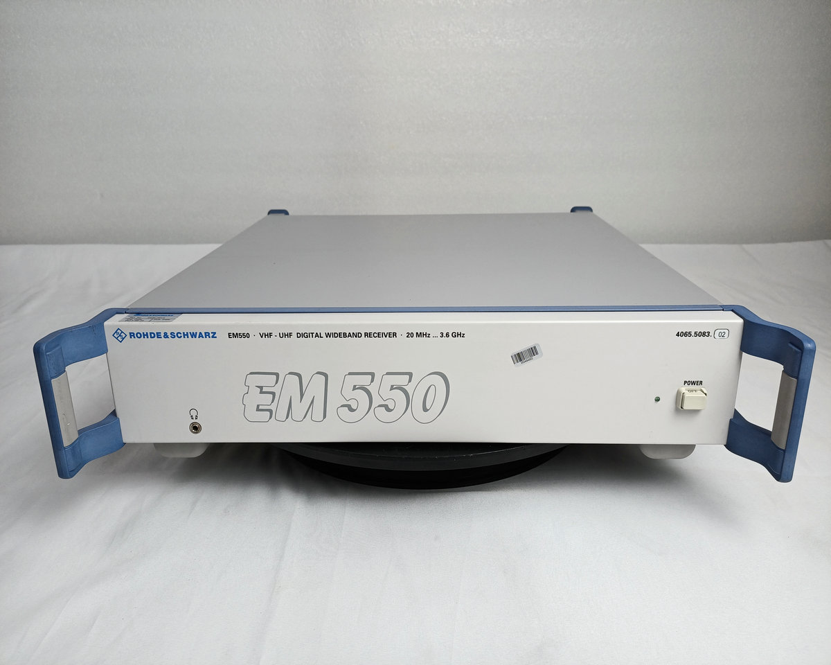 ۣޣά|޵ʩߴ EM550 VHF/UHF ֿջ/R&Sͼ