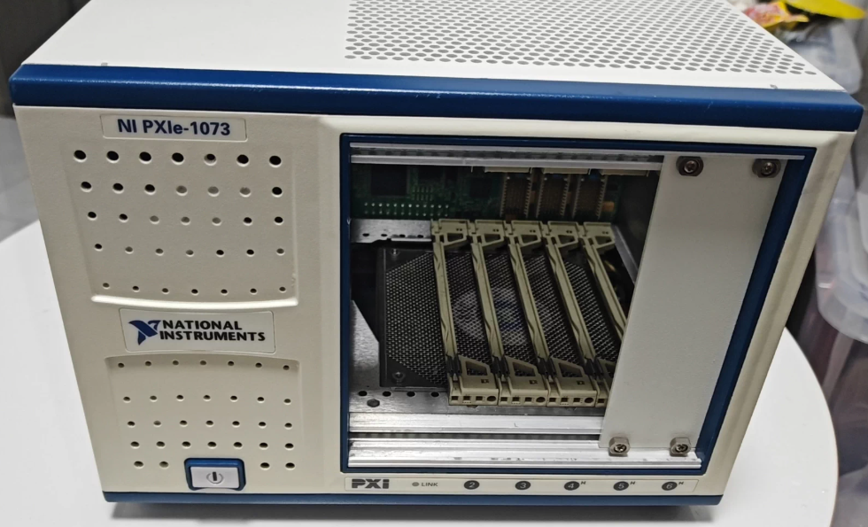 NI PXIE-1073 PXI Express ����/NI����ͼ