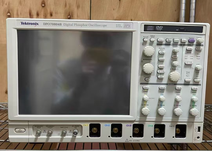 ̩�� DPO70804B ����ӫ��ʾ����/Tektronix����ͼ