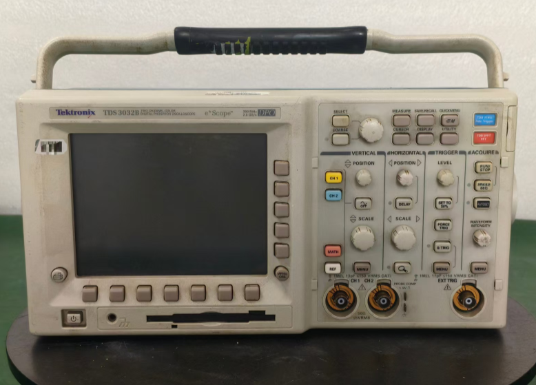 ���ۡ����� | Tektronix ̩�� TDS3032B 300MHz ˫ͨ�� DPO ����ӫ��ʾ����/Tektronix����ͼ