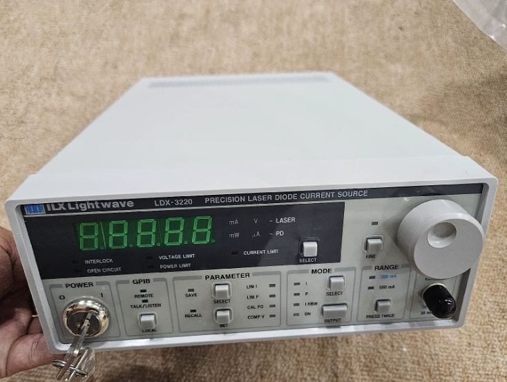 ILX Lightwave LDX-3220�����ܿ���������/��������ͼ
