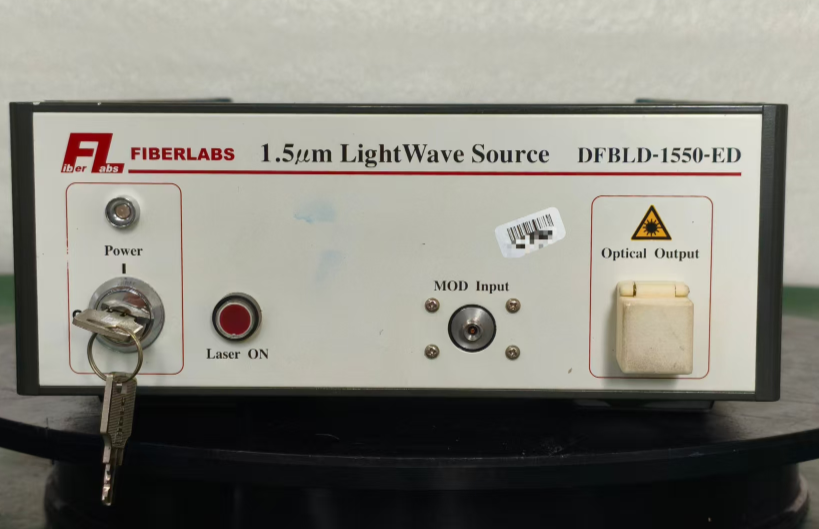 ���ۡ����� | DF DFBLD-1500-ED 1500nm ���θ߾��� DFB ������һ�廯������Դ/��������ͼ