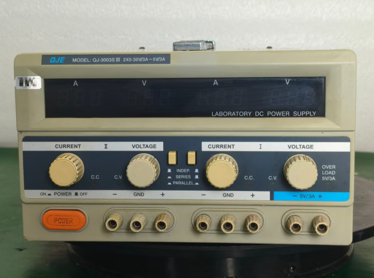 ���ۡ����� | QJE �� QJ-3003S III ˫· 0~30V/3A �� 5V �̶�׷��ʽ����ֱ����ѹ��Դ/��������ͼ
