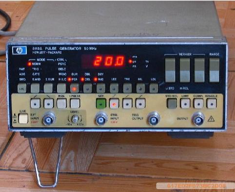 �ɱ�������źţ�Դ�������� 1Hz-50MHz 